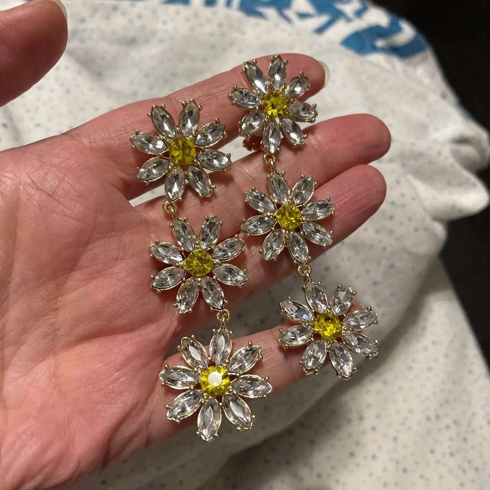 Daisy Flower Drop Earrings Cz Gold Tone